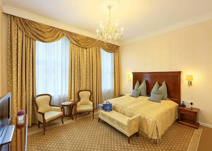 Готель De France 5*